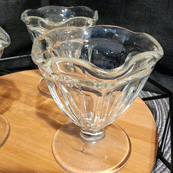 3 Small Sundae Cups - Picture 2 of 7